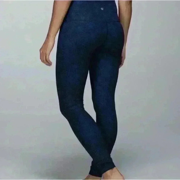Lululemon Geometric Cropped Leggings Navy Size 4 - Picture 1 of 9